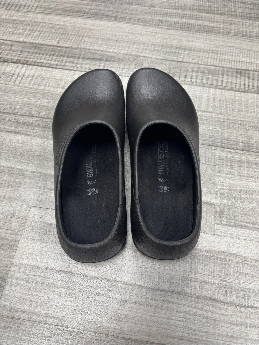 Birkenstock Men's Black Slip-On Clog